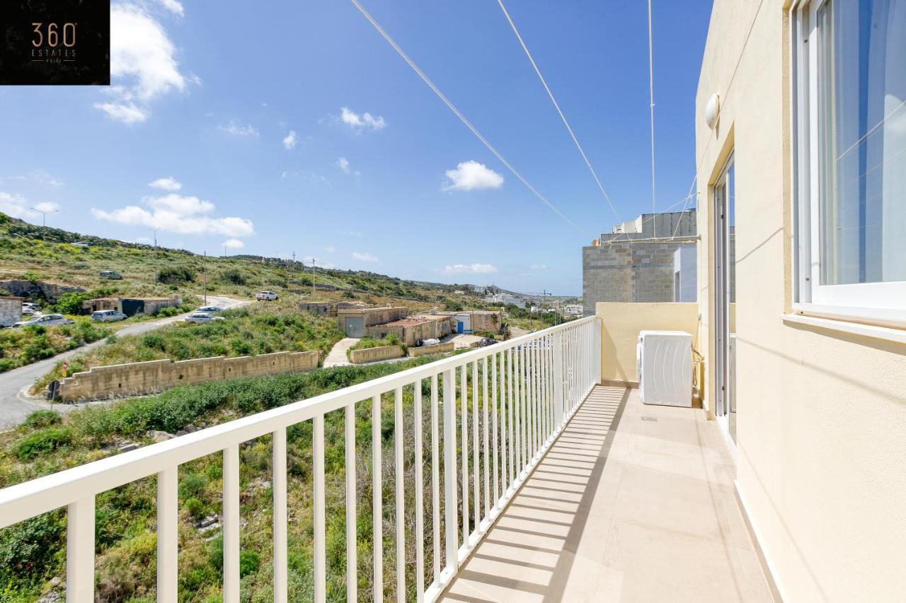 圣保罗湾城Lux Sea Front Penthouse With Breathtaking Views In St Pauls By 360 Estates公寓 外观 照片